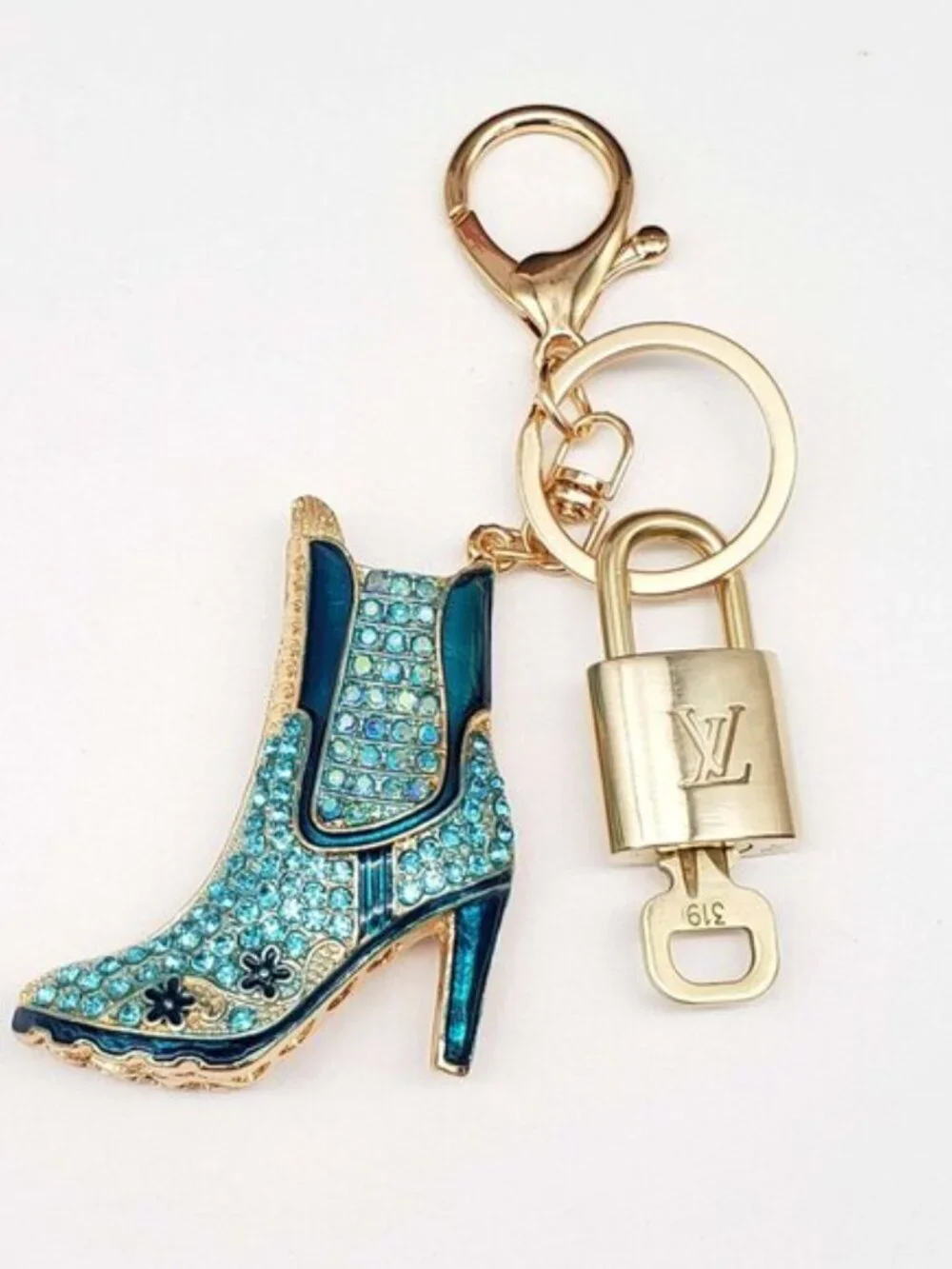 Louis Vuitton Gold Padlock 🔒 Key Set Authentic LV +Unbranded Shoe BootsKeychain
